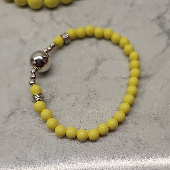 Yellow Beaded Bracelet Set with Silver Accents - Picture 5 of 7